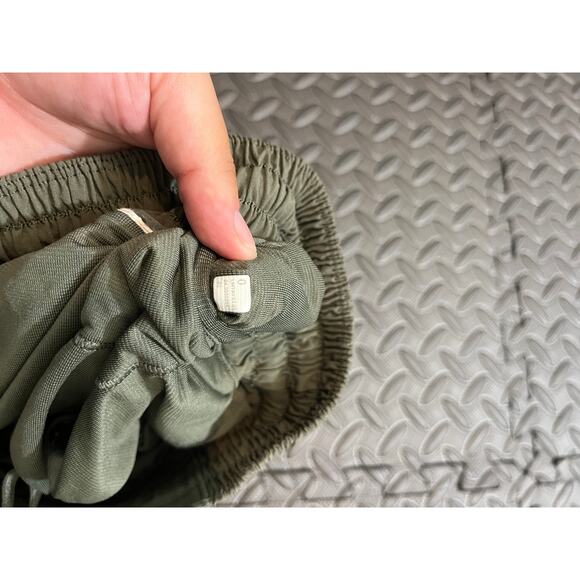 Lululemon‎ Hotty Hot Short *High-Rise Long 4" Olive Green Womens Size 0 LW7AYXT - Picture 7 of 7